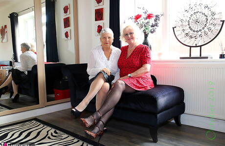 TAC Amateurs invite you to explore a free photos with Savana in some lesbian fun