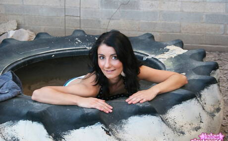 Kates Playground invites you to browse their free pictures with Stacy showing superb body