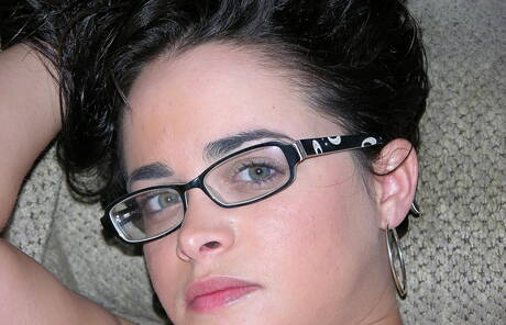 True Amateur Models are proud to present you with xxx pics featuring Sophie demonstrating nice body